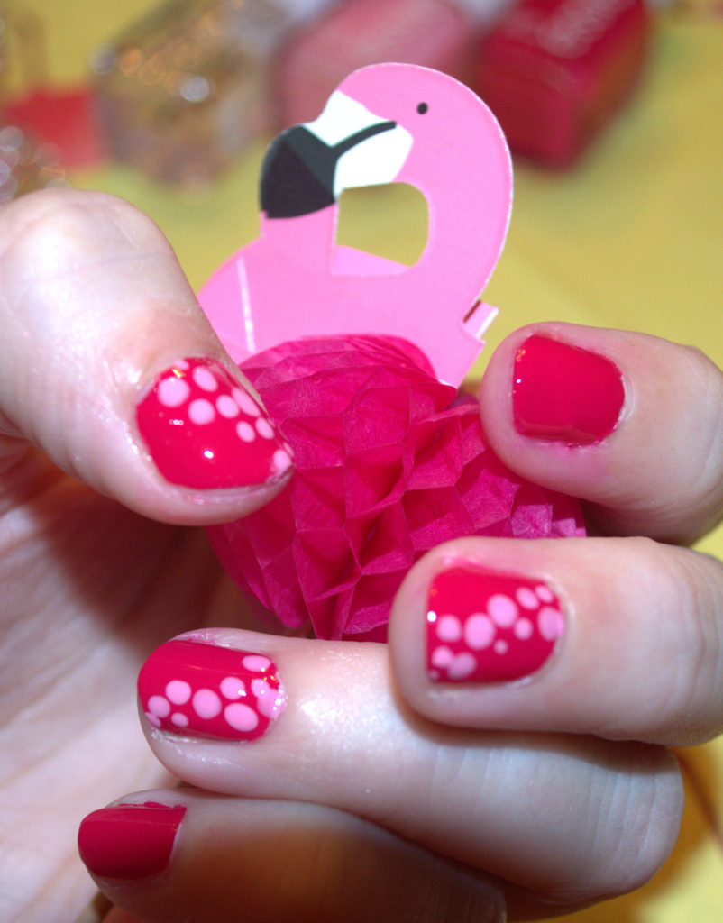 Pink Dots Nailart