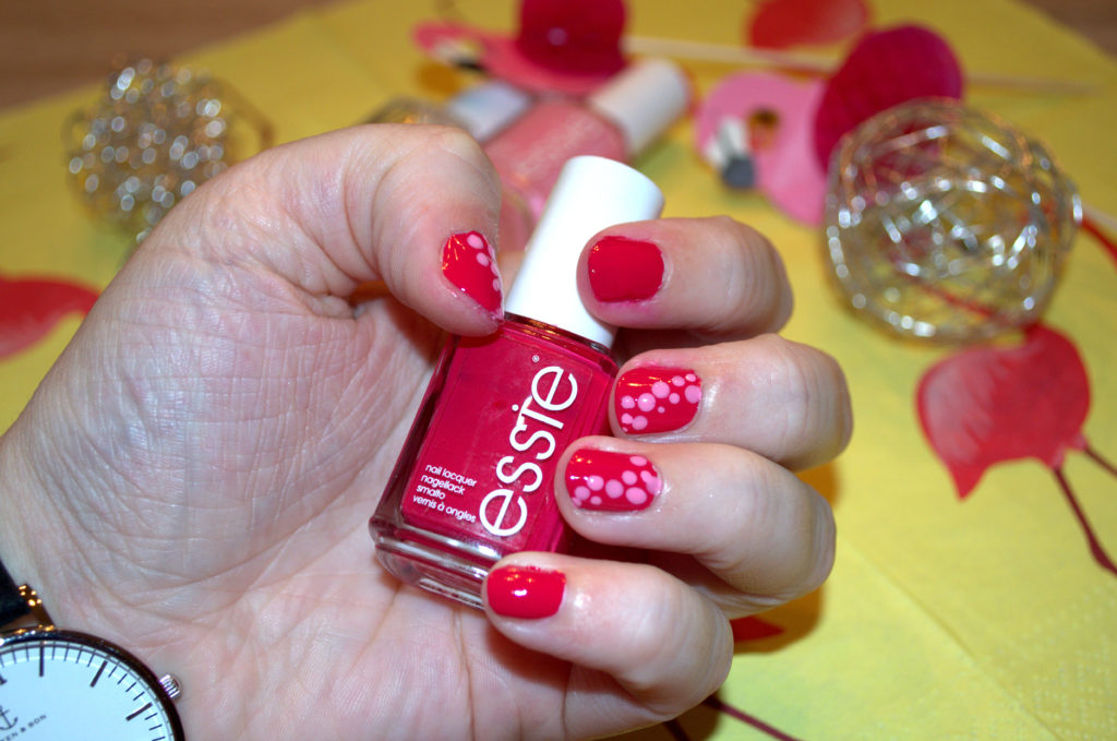 Pink Dots Nailart