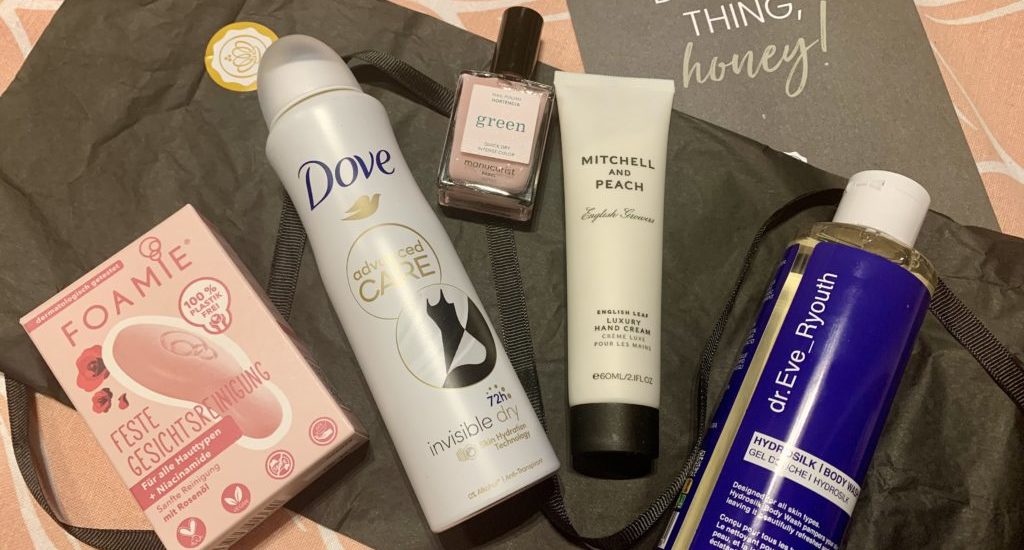 GLOSSYBOX NOVEMER 2024 – AUTUMN GLOW: TIME TO INSPIRE EDITION