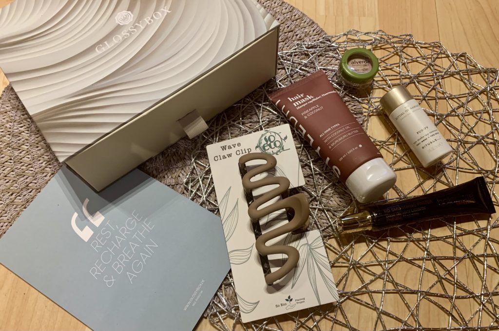GLOSSYBOX Januar 2025 – WINTER SECRETS: Time to breathe Edition
